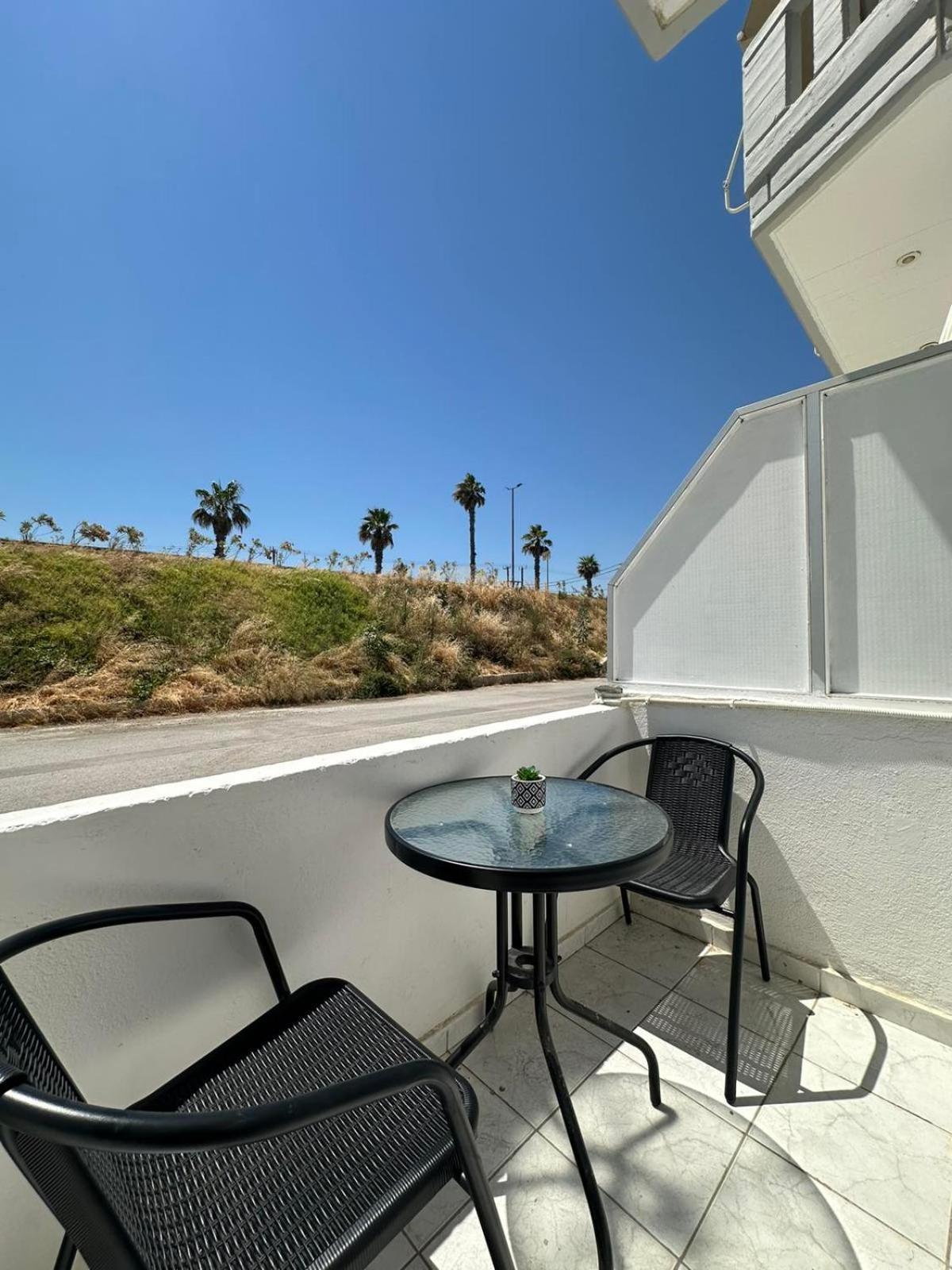 Joseph Seaside Apartment 2 Iraklio Exterior foto